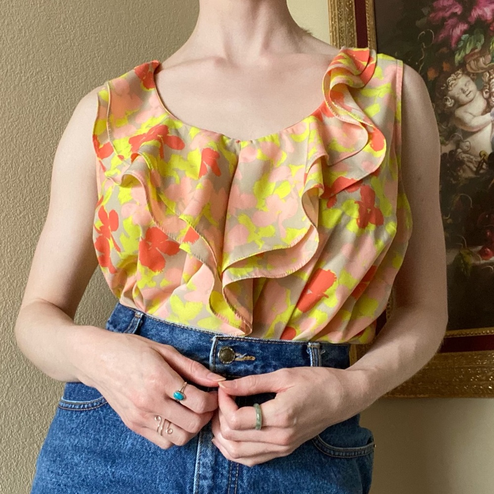 floral ruffled tank top